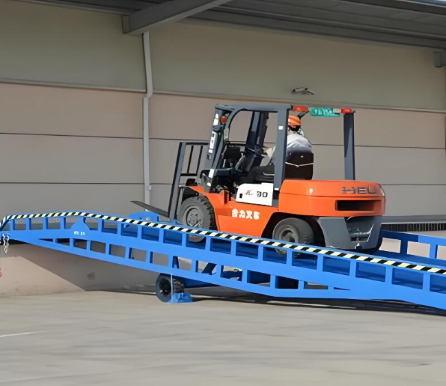 广元移动式卸货平台（叉车用）